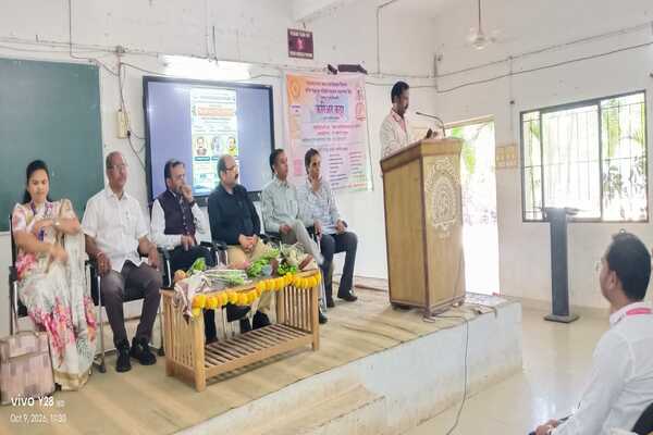 Pauni, October 9, 2026: A guidance lecture on competitive examinations was organized at Science College, Pauni, jointly by the Career Counselling Cell and Career Katta.