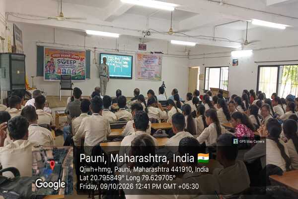 Pauni, October 9, 2026: A guidance lecture on competitive examinations was organized at Science College, Pauni, jointly by the Career Counselling Cell and Career Katta.